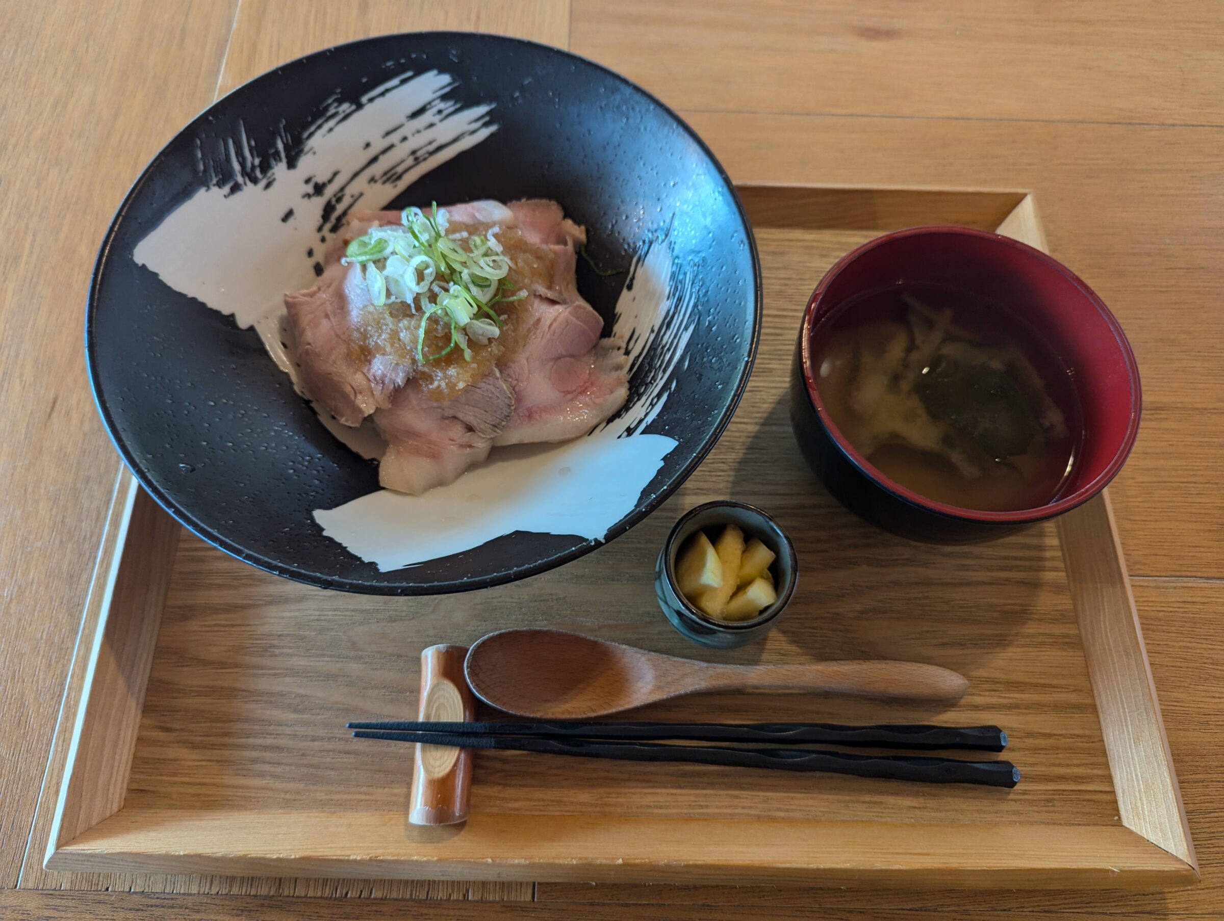 妻有ポークのやわらかロースト丼